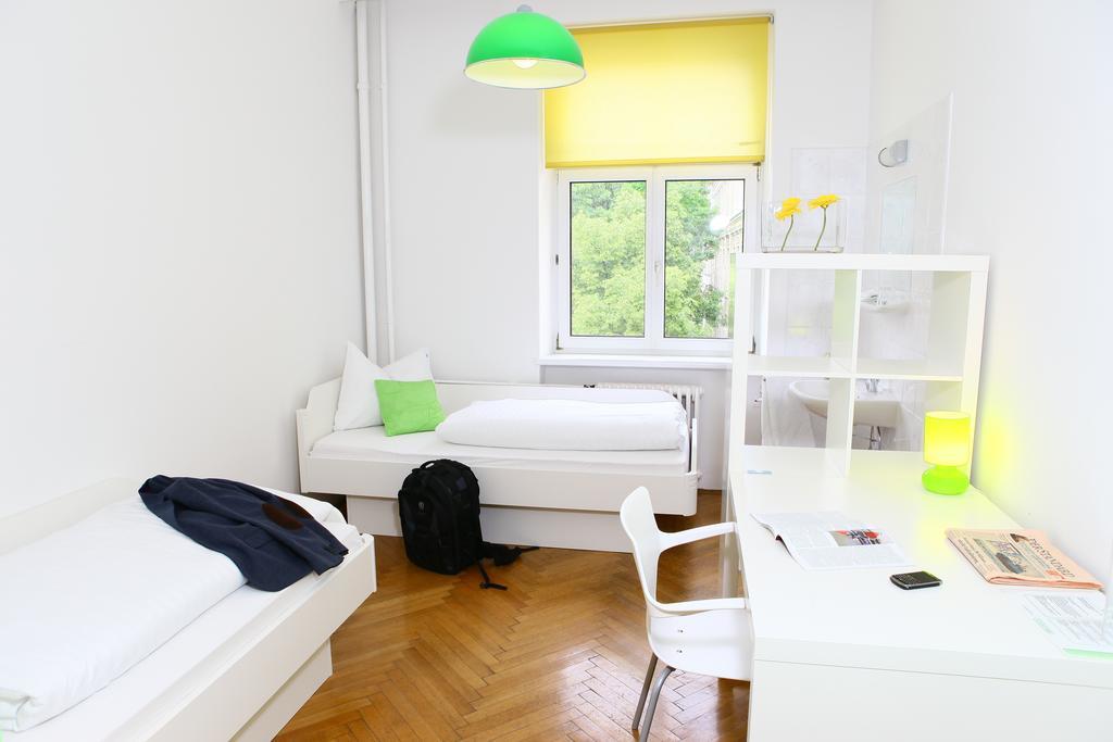 Hostel & Guesthouse Kaiser 23 فيينا الغرفة الصورة