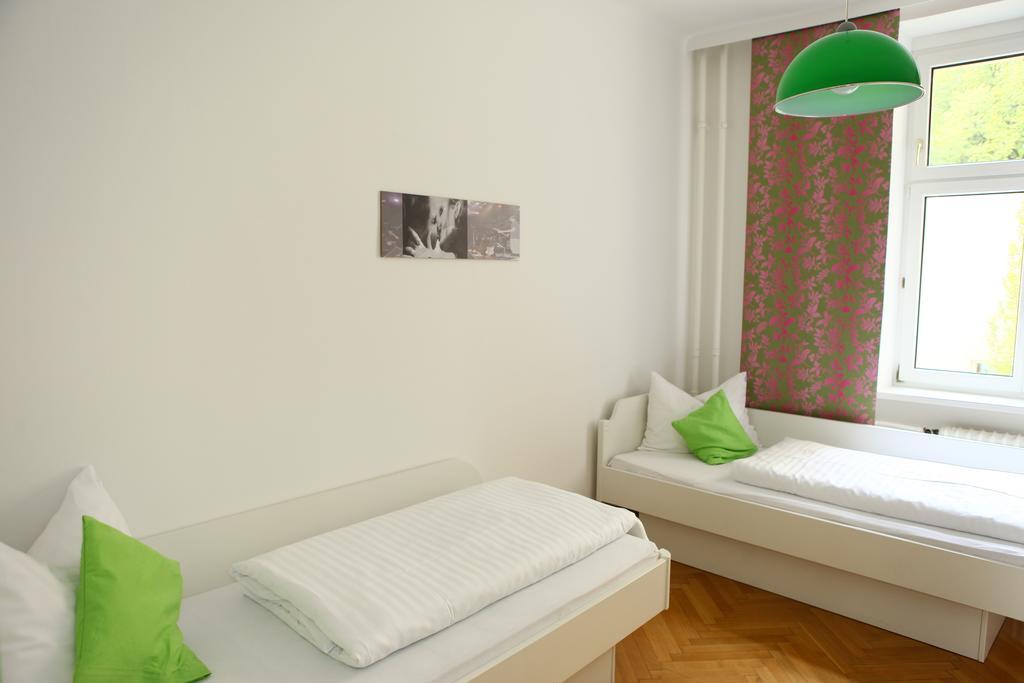 Hostel & Guesthouse Kaiser 23 فيينا الغرفة الصورة