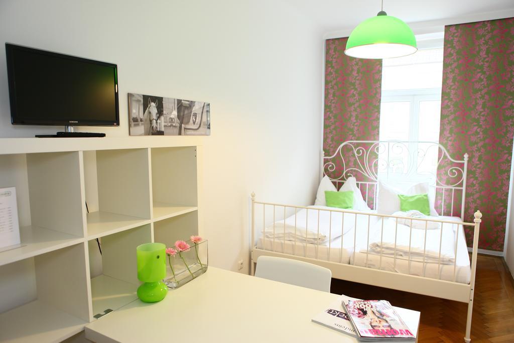 Hostel & Guesthouse Kaiser 23 فيينا الغرفة الصورة